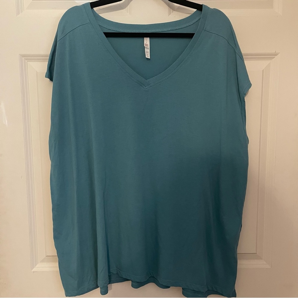 Lularoe Cozy Collection Gabby v-neck top 2x
